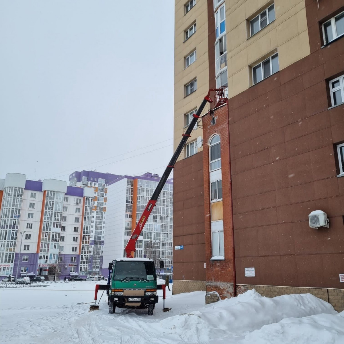 Перевозка и установка киосков манипулятором в Тюмени по низкой цене